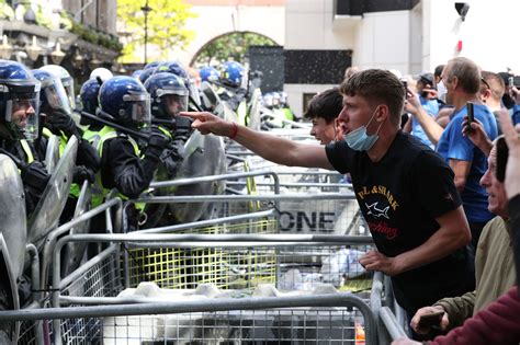 London Protests Prime Minister Condemns Racist Thuggery Of Far Right