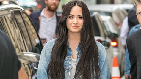 Demi Lovatos Sober Song Lyrics Reveal She Relapsed Life And Style