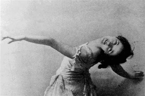 Isadora Duncan La Storia Della Fondatrice Della Danza Moderna