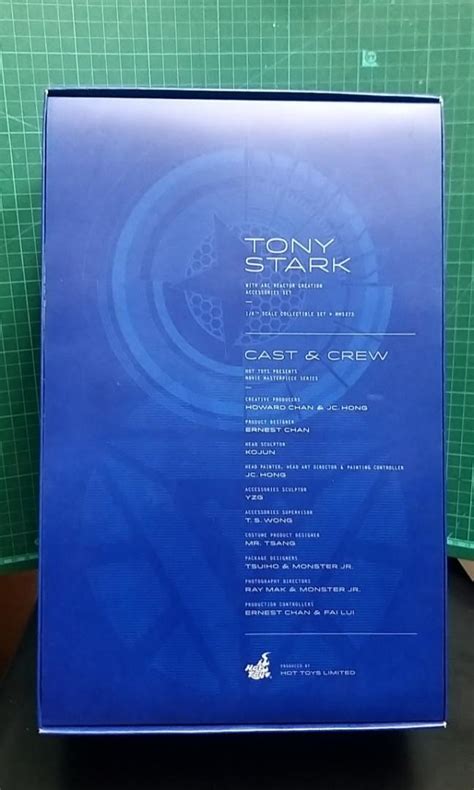 Hottoys Mms Tony Stark W Arc Reactor Creation Accessory Set