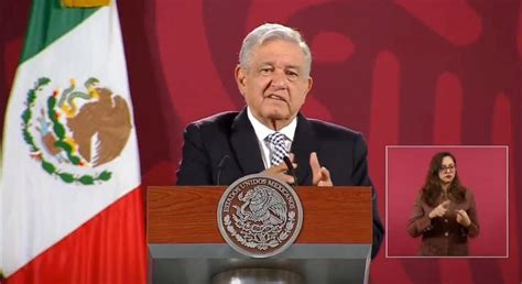 Video Amlo Pide A Bad Bunny Que D Un Concierto Gratuito En Z Calo De