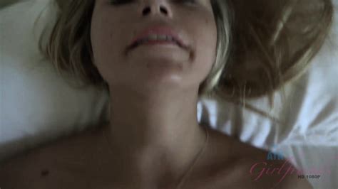 Amateur Blonde Fucks While Smoking Cigarette Carolina Sweets