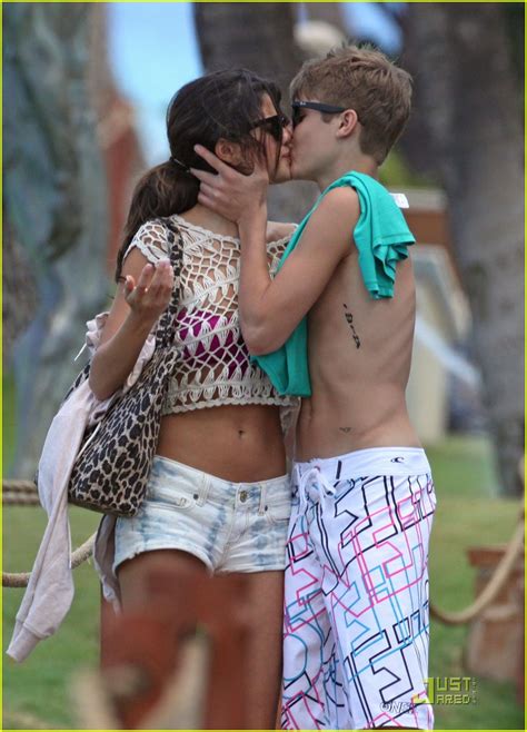 Selena Gomez Justin Bieber Pda Pair Photo Bikini Justin