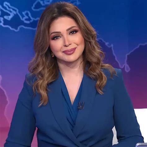 مذيعه قناة الجزيرة نسيت أنها على الهواء مباشرة لن تصدقوا ماذا فعلت مع