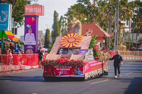 Pawai Mobil Hias Jadi Penutup Rangkaian HUT RI Ke 78 Di Kabupaten