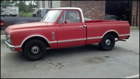 Pin By Les Gilliam On Lowered 67 72 C10s C10 Barn Finds Antique Cars