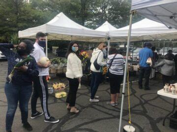 Greenburgh’s First Town Hall Farmers Market Attracts Hundreds; Encore Thursday - The Hudson Indy ...