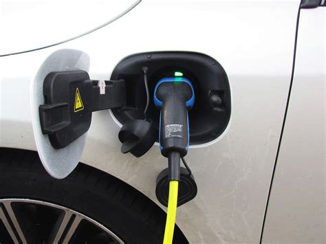 How Many Solar Panels to Charge a Tesla? - CANBIO