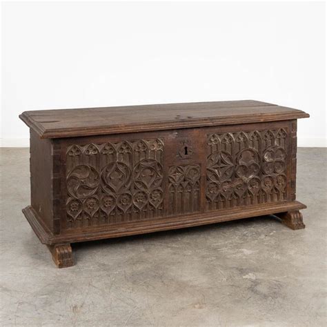 Coffre Ancien Panneaux Sculpt S En Bois De Style N O Gothique Me