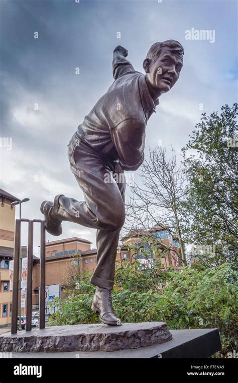 Statue Of Sir Alec Bedser Surrey And England Cricketer Unveiled 8