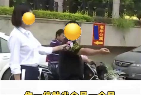 男子在小区停车执意堵路，被惩罚依旧不改，网友：真不在乎车 搜狐汽车 搜狐网