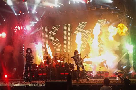 Kiss Sets Amsterdam On Fire During End Of The Road Tour