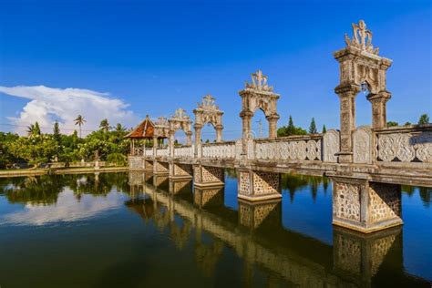 Palazzo Taman Ujung Dell Acqua Nell Isola Indonesia Di Bali Immagine