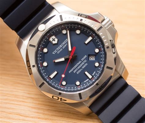 Victorinox Swiss Army INOX Professional Diver Watch Hands-On | aBlogtoWatch