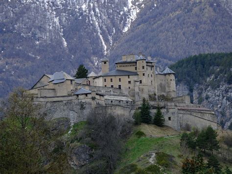 Château Ville Vieille Hautes Alpes Fort Queyras de nouveau mis en vente