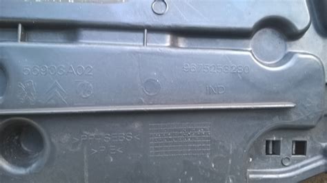 peugeot  radiator cooling air ducts guides