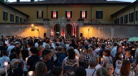 Omicidio Cologno Dolore Alla Fiaccolata Per Sofia Castelli