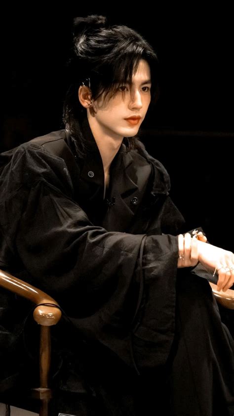Zhang Linghe Actors Long Hair Styles Girl