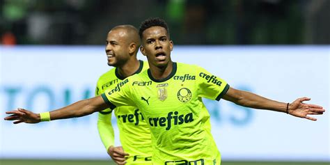 Palmeiras Vence O Bahia Brilho De Est V O E Encosta No L Der Flamengo