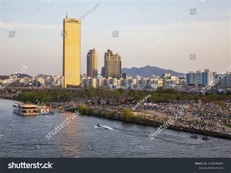 Yeouido Yeongdeungpogu Seoul South Korea April Stock Photo 2189588985