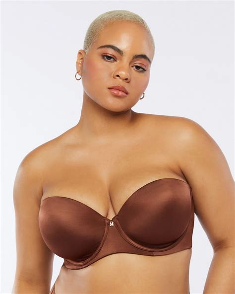 20 Best Strapless Bras For All Breast Sizes