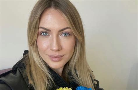 Леся Нікітюк у міні-бікіні вразила виглядом поряд з меценатом: ефектне фото