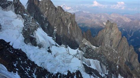 Alpinista Muore Precipitando Sul Monte Bianco