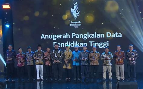 UNDIP Raih 5 Penghargaan Pada Anugerah Diktiristek 2022 Universitas