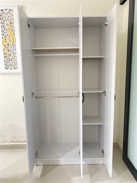 Wardrobes 3 Door Almari 3 Pintu Putih Furniture And Home Living