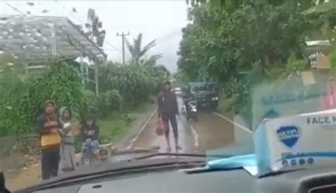 Viral Mobil Bantuan Korban Gempa Cianjur Dicegat Warga Lambeturah