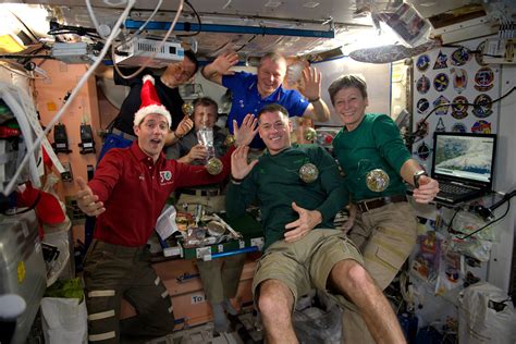 Astronautas festejan Navidad en el espacio Aviación 21