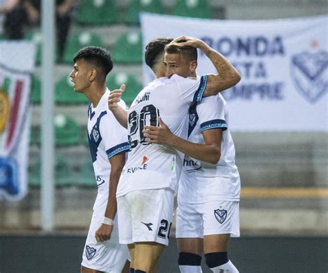 En juego Vélez le gana 2 1 a Godoy Cruz con un hombre menos El Gráfico