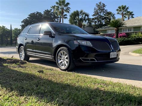 Black Lincoln Mkt Sedan In Houston Tx Royal Limo