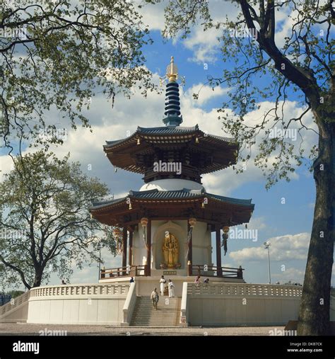 Peace pagoda Battersea Park London England UK Stock Photo - Alamy