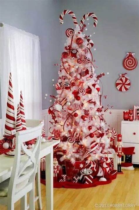 21 Enchanting Candy Cane Christmas Decor Ideas