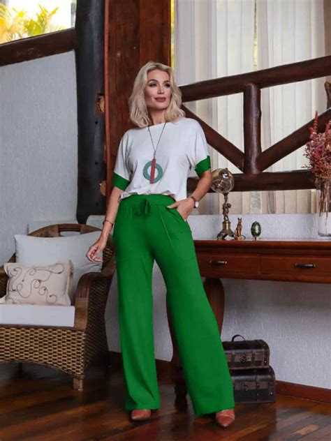 Conjunto Blusa e Calça Pantalona em Moletinho Lu Modas Roupas e