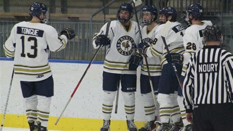 Ncaa D Iii Mens Hockey Quarterfinal Preview Bantams Finishing At Home