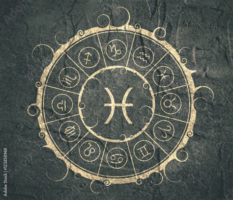 Symbole Astrologiczne W Kole Betonowa Ciana Teksturowana Ryba Znak