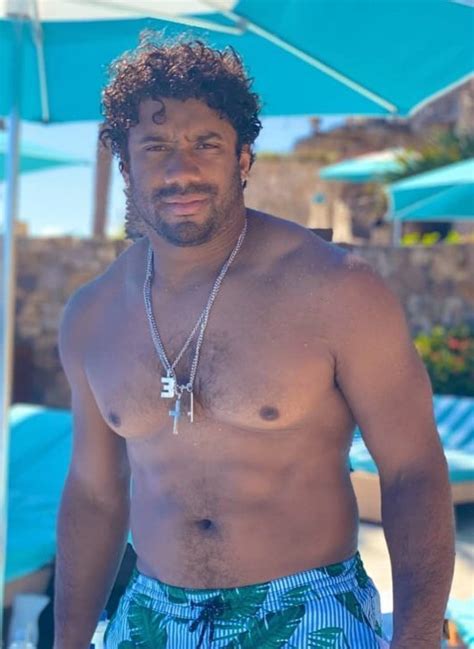 Cici Won Russell Wilson Gives New Meaning To Dad Bod