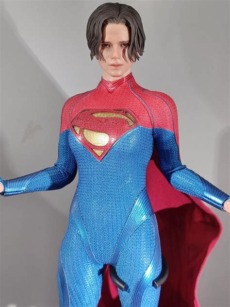 New Supergirl Flash Prototype Figure Dropped This Week At Secret Base Hk Rhottoys