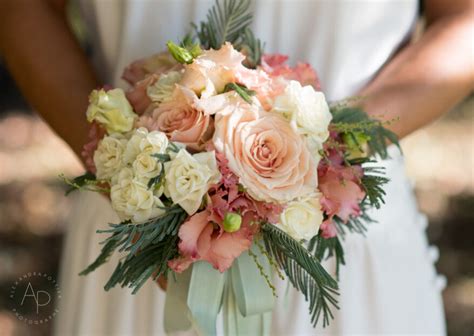 Comment Assortir Son Bouquet De Fleurs Sa Robe De Mari E