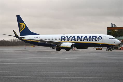 Ryanair EI DWW Boeing 737 8AS Anna Zvereva Flickr