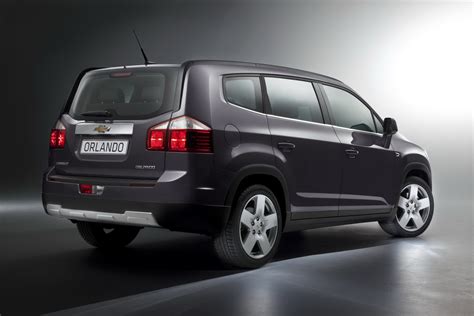 First Photos Of Cruze Based Chevrolet Orlando Seater Paultan Org