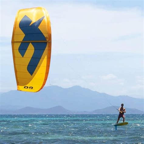 F One Breeze V3 Single Strut Kite WaterSports Warehouse