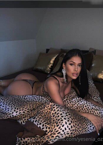 Yesenia Oz Elleelilly Nude Leaks OnlyFans TheFappening