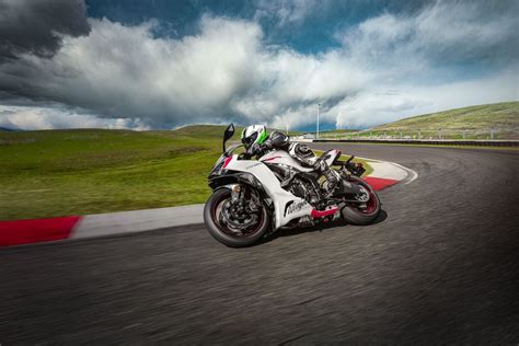 2025 Kawasaki Ninja ZX 6R First Look SportBikes Inc Magazine