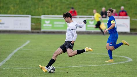 Nach Sieg Gegen Hollenbach Fc Holzhausen Mit Serie Anzahl Der