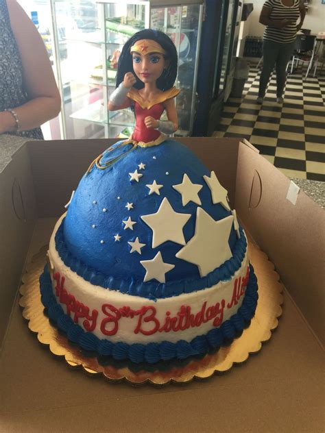 5 Amazing Wonder Woman Birthday Cakes Watching Fireflies Artofit