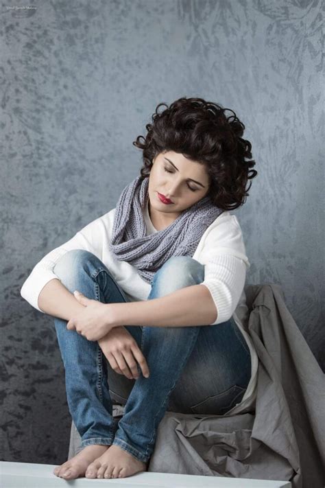 Hot Sexy Mukta Barve Bikini Pics