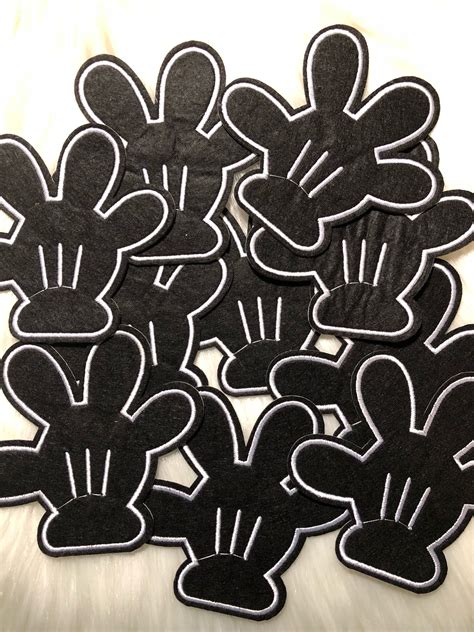 Un Guante Negro Mickey Mouse Mickey Mouse Hand Etsy